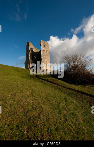 Die Überreste von einem runden Turm, ein Teil der Ruinen des Hadleigh Castle in Hadleigh Castle Country Park. Hadleigh Farm innerhalb der Stockfoto