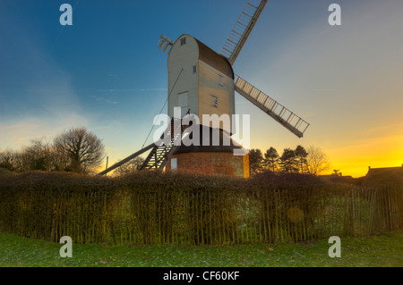 Mountnessing Windmühle, ein frühen neunzehnten Jahrhundert traditionelle Grade II aufgeführt Bockwindmühle, die auf volle Funktion wiederhergestellt worden ist Stockfoto