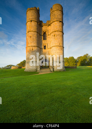 Das Twin aufragenden Torhaus, alles, was bleibt von Donnington Castle, gebaut von Richard Abberbury die ältere 1386. Stockfoto