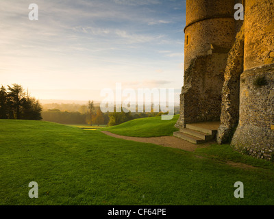 Das Twin aufragenden Torhaus, alles, was bleibt von Donnington Castle, gebaut von Richard Abberbury die ältere 1386. Stockfoto