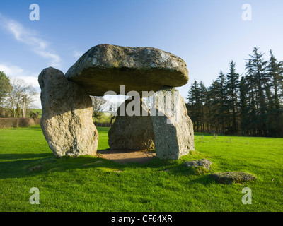 Jungfern-Rock, die Reste der eine neolithische Grabkammer am Shilstone im Dartmoor National Park. Stockfoto