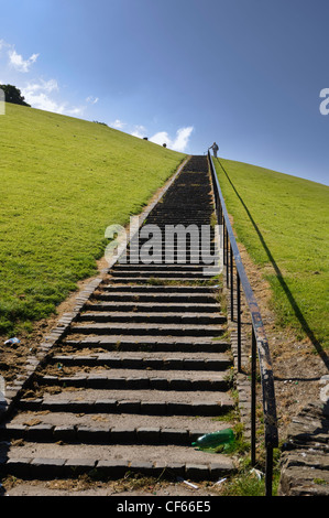 Die Stufen führen vom Free Derry bis zu den Stadtmauern nachschlagen. Stockfoto