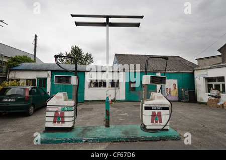 Eine sehr kleine und alte Tankstelle in Kilkenny. Stockfoto