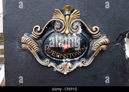 Cobh, Irland Queenstown Story. Gedenktafel am ehemaligen White Star Office. Stockfoto