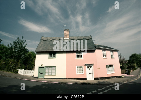 Ein Suffolk Rosa-Hütte im Dorf Dedham. Die Landschaft lieferte die Inspiration für die Gemälde von John Constable (177 Stockfoto