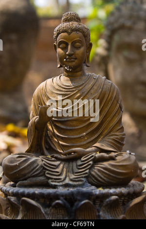 Buddha-Statue im Wat Umong Stockfoto