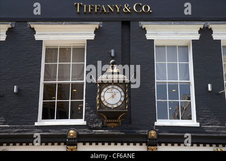 Außenansicht der Ladenfront von Tiffany und Co in der Bond Street in London. Stockfoto
