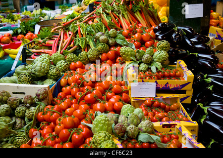 Ein Obst- und Gemüse Stand auf Borough Market in London. Stockfoto