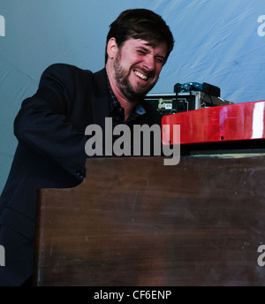 Stanton Moore Trio mit Anders Osborne und Robert Walter spielen beim Voodoo Festival 2010 in New Orleans am 1. Tag. Stockfoto