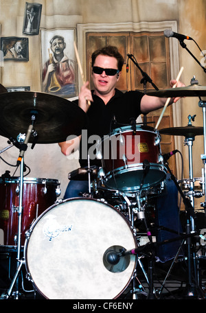 Stanton Moore Trio mit Anders Osborne und Robert Walter spielen beim Voodoo Festival 2010 in New Orleans am 1. Tag. Stockfoto