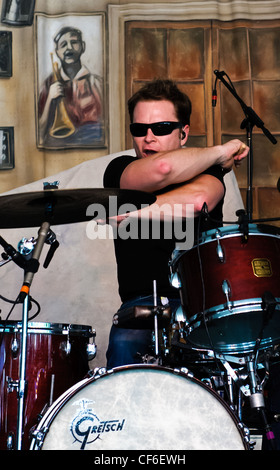 Stanton Moore Trio mit Anders Osborne und Robert Walter spielen beim Voodoo Festival 2010 in New Orleans am 1. Tag. Stockfoto