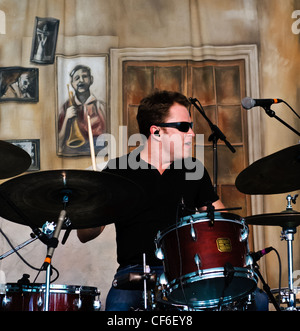 Stanton Moore Trio mit Anders Osborne und Robert Walter spielen beim Voodoo Festival 2010 in New Orleans am 1. Tag. Stockfoto