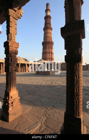 Indien, Delhi, Qutb Minar, Quwwat-Ul-Islam-Moschee, Stockfoto