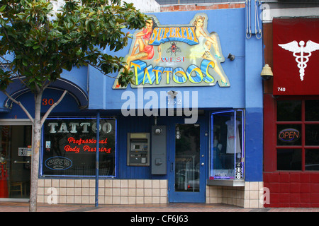 Bilder von San Diego, Kalifornien.  Tattoo-Studio im Gaslamp Stockfoto