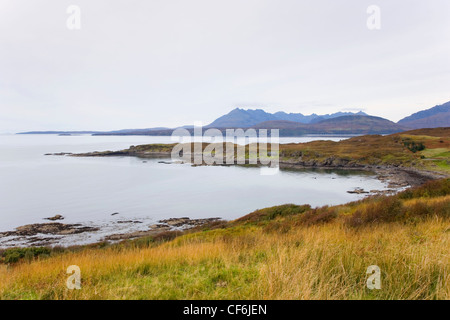 Tarskavaig, Isle Of Skye Highland, Schottland. Blick auf die Halbinsel Strathaird und entfernten Cuillin Hills. Stockfoto