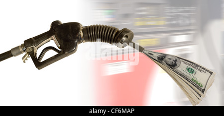 Benzin Pumpen. und Geld. Stockfoto