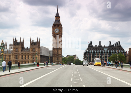 7 Juni LONDON Westminster Kathedrale Big Ben Uhrturm 7. Juni 2010 London Westminster Cathedral London brauchen dringende Reparatur Stockfoto