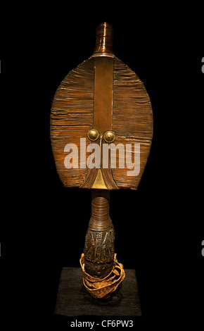 Kota Obama Gabun Reliquiar Wächter Figur Ngulu erste Hälfte 19. Jahrhundert Gabun Holz Messing Kupfer Stockfoto