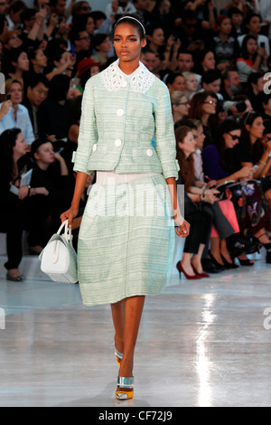 Louis Vuitton Paris bereit, WearSpringSummer 2012 Stockfoto