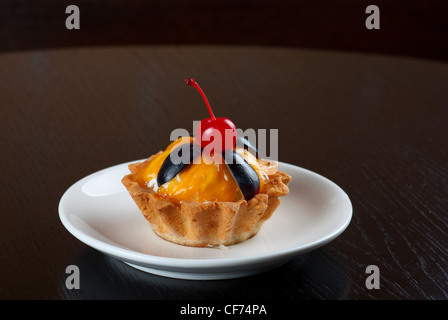 frisch gebackene Kuchen Closeup auf einem Holztisch Stockfoto