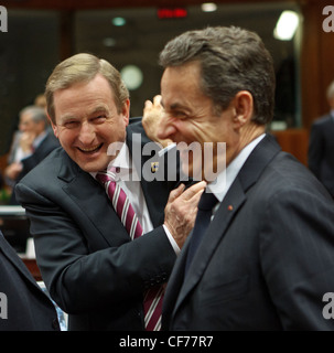 Enda Kenny Nicolas Sarkozy Europäischen Rates Hände Stockfoto