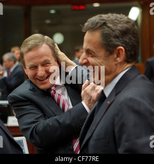 Enda Kenny Nicolas Sarkozy Europäischen Rates Hände Stockfoto