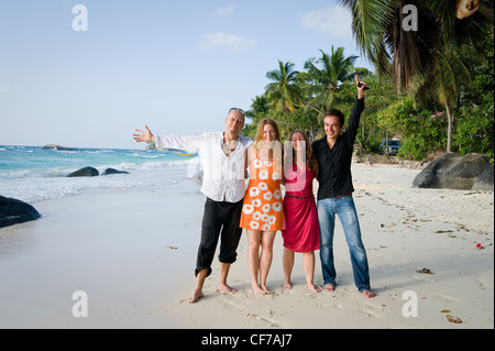 Seychellen, Mahe: Touristen sind oft an den schönen Stränden heiraten Stockfoto