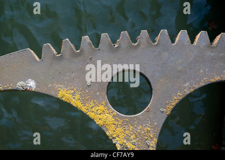 gezahnte Metall Zahnrad Schleuse Mechanismus Stockfoto