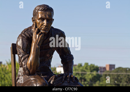 Sioux Falls Park South Dakota SD eine amerikanische Bauern-Bronzestatue Nahaufnahme Verkauf auf alamy Bilder Fotos horizontal in USA US hochauflösend Stockfoto