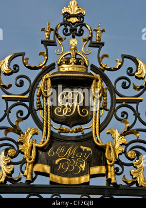 Klasse 2 aufgeführten Jubiläum Tore Eingang zur Queen Mary Gärten Regents Park London England Europa Stockfoto