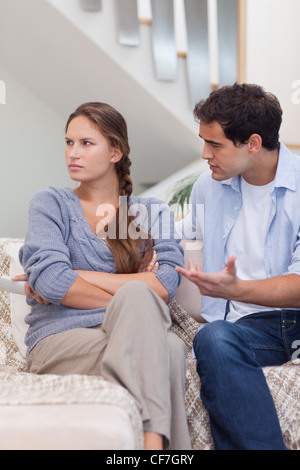 Porträt einer Frau wird wütend auf ihren Freund Stockfoto