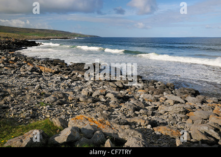 Surfen Sie auf Fanore Strand, Co. Clare, Irland Stockfoto