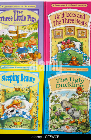Auswahl eines Goodnight Sleeptight Storybook Bücher - die Drei kleinen Schweine, Goldlöckchen und die drei Bären, Dornröschen, das hässliche Entlein Stockfoto