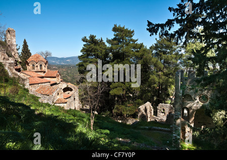 Die Kirche und das Kloster Perivleptos in Mistra, in der Nähe von Sparta, Peloponnes, Griechenland. Stockfoto