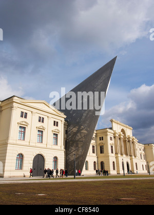 Militär-historischen Museums der Bundeswehr (MHM) in Dresden Sachsen Deutschland nach Renovierung von Architekt Daniel Libeskind Stockfoto