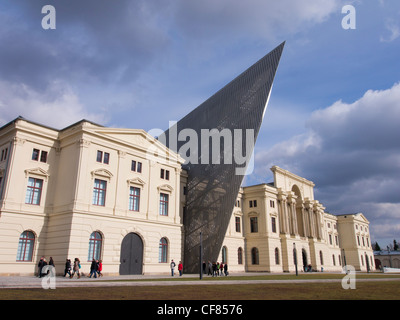 Militär-historischen Museums der Bundeswehr (MHM) in Dresden Sachsen Deutschland nach Renovierung von Architekt Daniel Libeskind Stockfoto