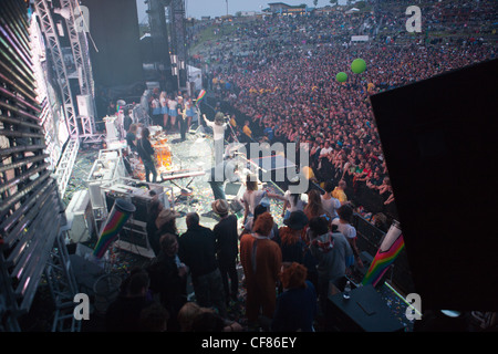 Menschenmenge, Ansicht von hinter der Bühne, Flaming Lips spielen Sasquatch Music Festival, Washington, USA Stockfoto