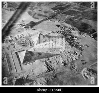 1926-Pyramiden von Gizeh Sphinx-Luftbild Stockfoto