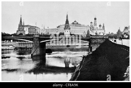 1926 Kamenni Brücke sowjetischen russischen Regierung Kreml zweiten Stein abgerissen jetzt spanning Moskwa Stockfoto