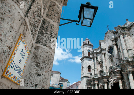 Catedral De La Virgen Maria De La Concepcion Inmaculada De La Habana Plaza De La Catedral Havanna Kuba Stockfoto