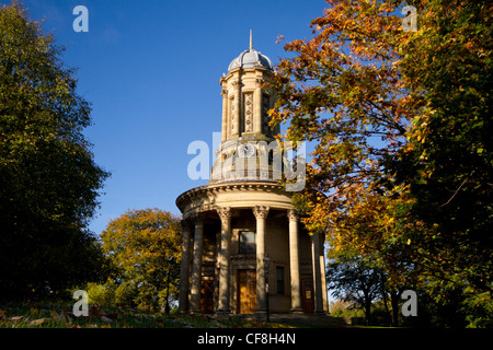 Saltaire Vereinigte Reformierte Kirche im Herbst, Saltaire West Yorkshire. Stockfoto