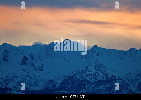 Winter-Sonnenuntergang über Mount Arrowsmith, Vancouver Island, Britisch-Kolumbien. Kanada. SCO 8073 Stockfoto