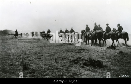 Mexikanische Strafexpedition: Truppe des fünften Kavallerie, Fort Sheriden, auf dem Weg an die Front in der Nähe von Dubban. 2. Mai 1916. Buffalo Soldi Stockfoto