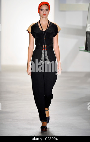 Vena CavaNew York bereit zum WearSpringSummer 2011 Stockfoto