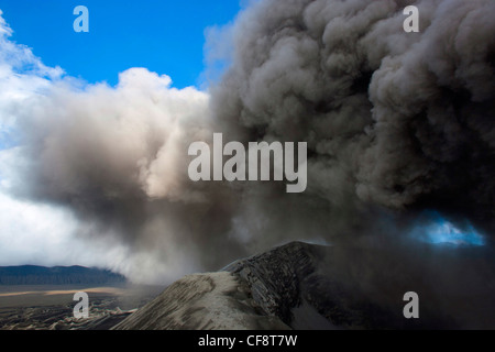 Bromo, Indonesien, Asien, Java, Vulkan, Vulkanismus, Geologie, Krater, Vulkan, Vulkanausbruch, Rauch, Asche, lava Stockfoto