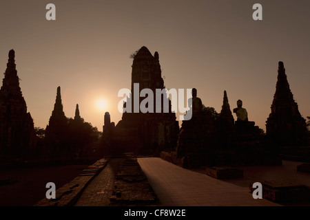 Wat Chaiwatthanaram Tempel bei Sonnenuntergang, Ayutthaya, Thailand Stockfoto