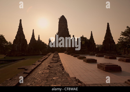 Wat Chaiwatthanaram Tempel bei Sonnenuntergang, Ayutthaya, Thailand Stockfoto