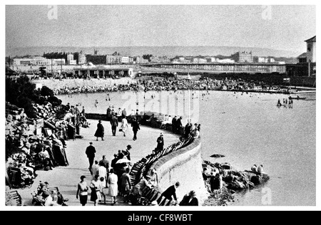 Weston Super Mare Glentworth Bay Beach Sand Meer Küste Pier Strandpromenade Esplanade Urlaub Sommer sonniger Tag Sandy Baden Baden Stockfoto