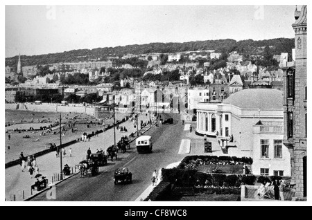 Zentralen Parade Weston Super Mare Beach Sand Meer Küste Pier Promenade Urlaub Sommer Sonne Sand Geschäfte Hotel Esplanade Straße Stockfoto