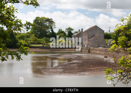 Carew Mühle ist die einzige intakte Gezeiten-Mühle in Wales. Stockfoto